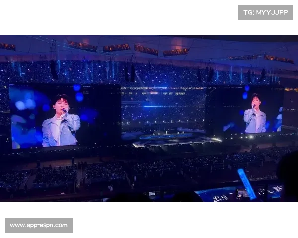 韩红周深亮相KPL决赛现场,倾情演唱点燃鸟巢气氛