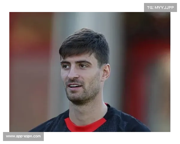 莱奥正常参加米兰集体训练，加比亚继续单独康复